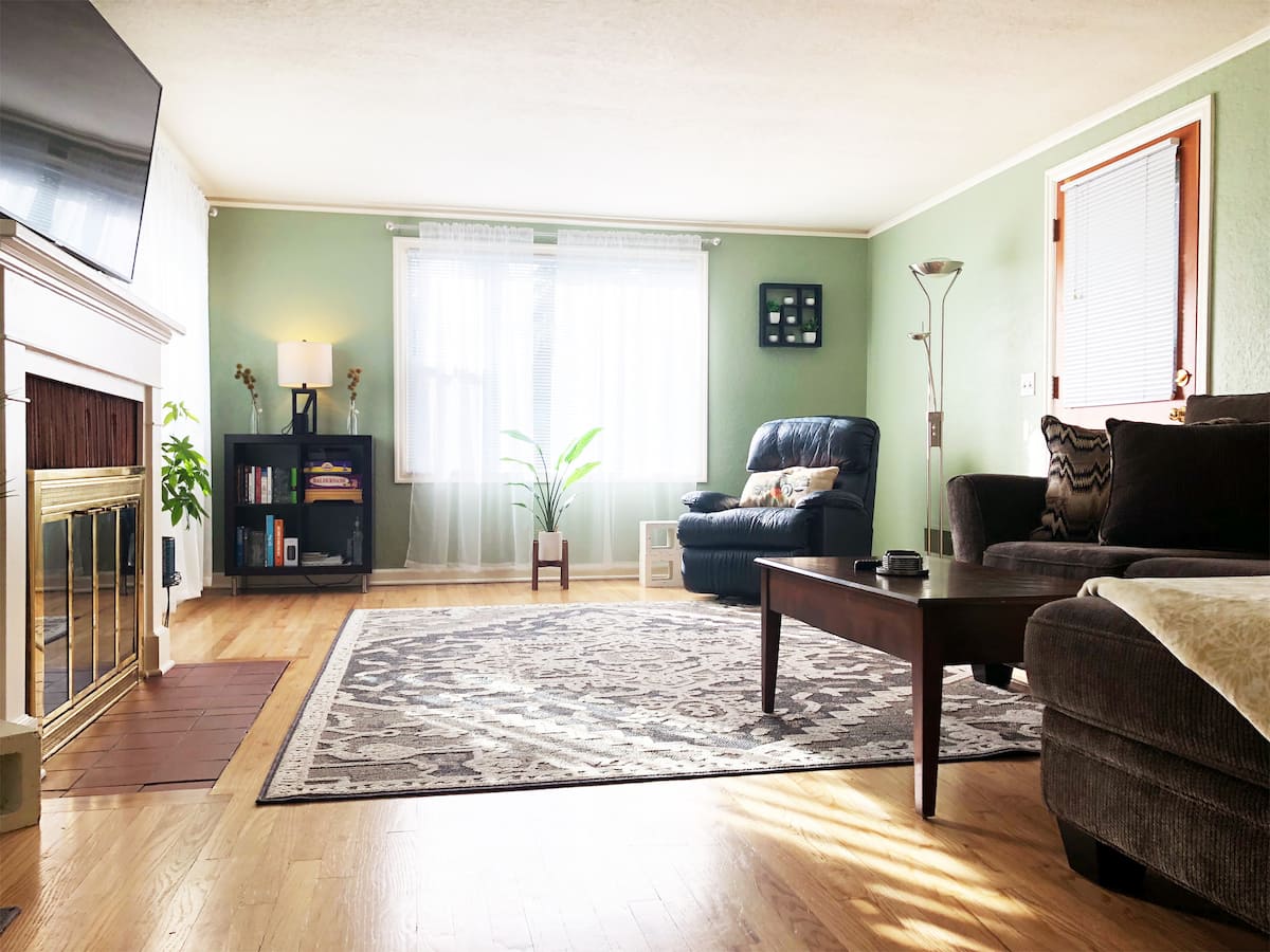 Hayward Field & UO Family Home